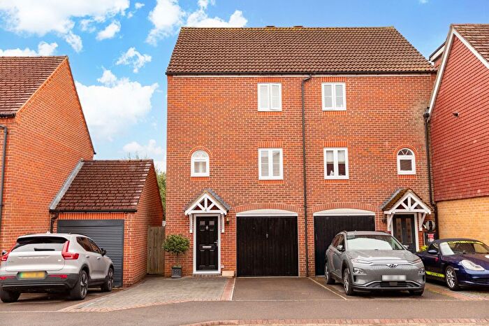 3 Bedroom Semi-Detached House For Sale In Lucas Close, Maidenbower, RH10