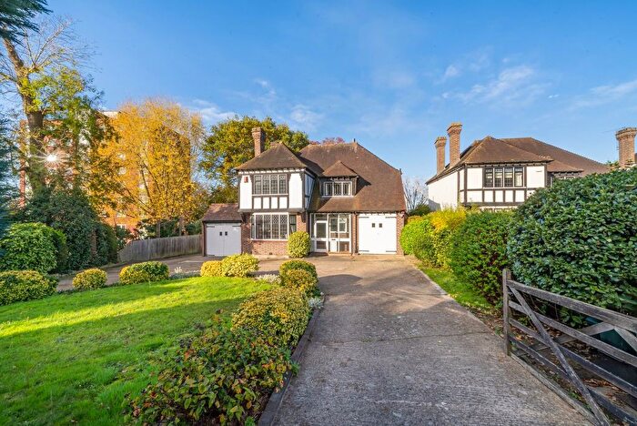 4 Bedroom Detached House To Rent In Southend Road, Beckenham, BR3