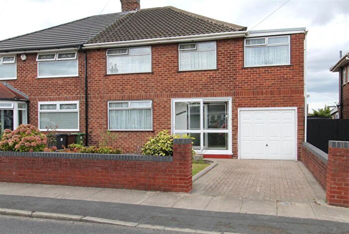 4 Bedroom Semi-Detached House For Sale In Ellesmere Drive, Aintree Village, Liverpool, L10