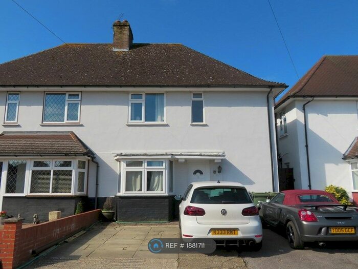 6 Bedroom Semi-Detached House To Rent In Woodbridge Hill Gardens, Guildford, GU2