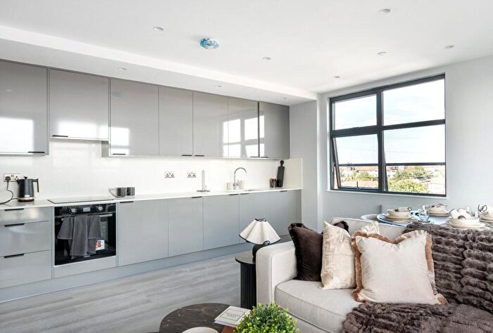 3 Bedroom Apartment For Sale In London Road, Cheam, Sutton, SM3