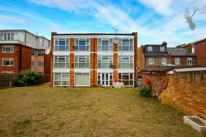 2 Bedroom Flat To Rent In The Ridgeway, London, E4