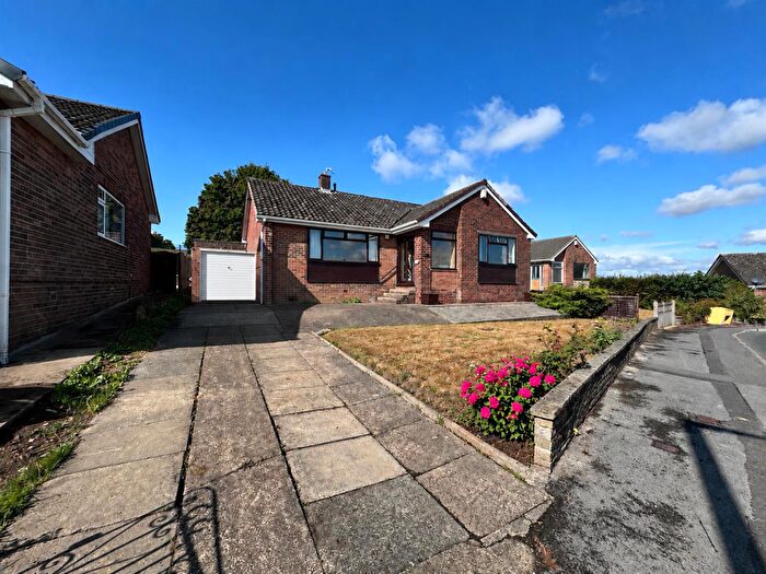 3 Bedroom Detached Bungalow For Sale In Moorland Avenue, Staincross, Barnsley, S75
