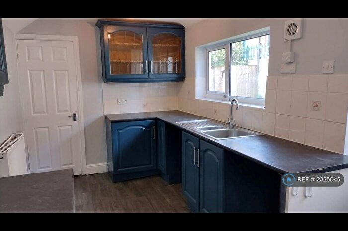 4 Bedroom Semi-Detached House To Rent In Ropery Road, Gainsborough, DN21