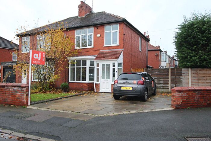 3 Bedroom Barn Conversion To Rent In Phyllis Street, Passmonds, Rochdale, OL12