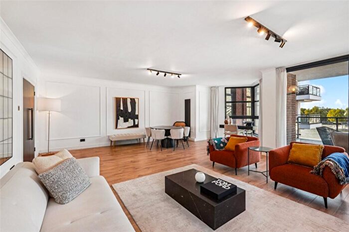 2 Bedroom Apartment To Rent In Anhalt Road, London, SW11