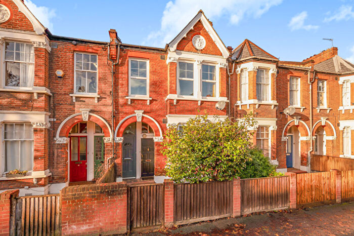 2 Bedroom Flat For Sale In Copleston Road, London, SE15