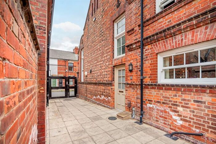 2 Bedroom Town House To Rent In Bootham Green, York, YO30