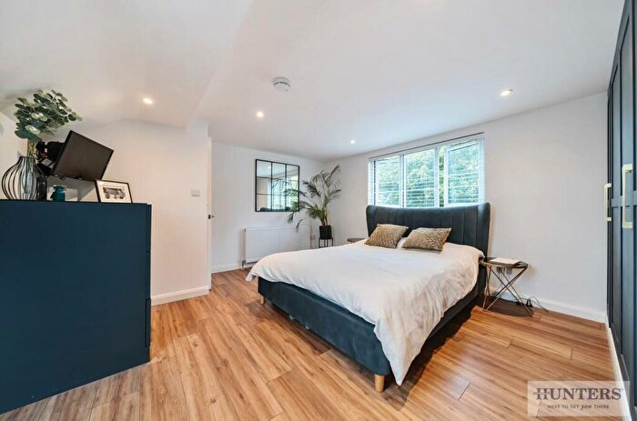 4 Bedroom Semi-Detached House For Sale In Beechway, Bexley, DA5