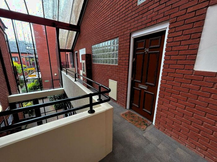 1 Bedroom Flat To Rent In Kings Court, Cox Street, B3