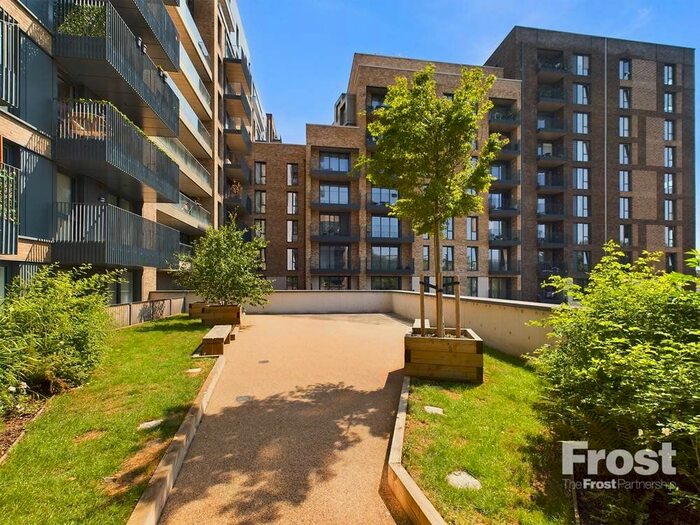 2 Bedroom Flat For Sale In Mill Mead, Staines-Upon-Thames, Surrey, TW18