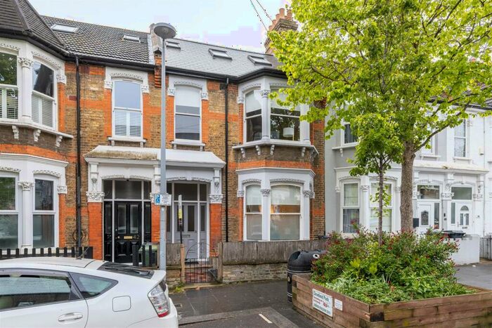 4 Bedroom House To Rent In Cleveland Park Avenue, London, E17