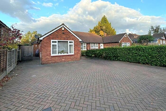 3 Bedroom Bungalow To Rent In Woking, Surrey, GU22