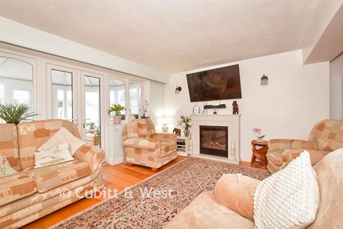 5 Bedroom Semi Detached House For Sale In Cleveland Road, Chichester, West Sussex, PO19