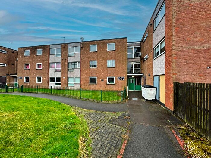 2 Bedroom Flat To Rent In Stroud Avenue, Willenhall, WV12