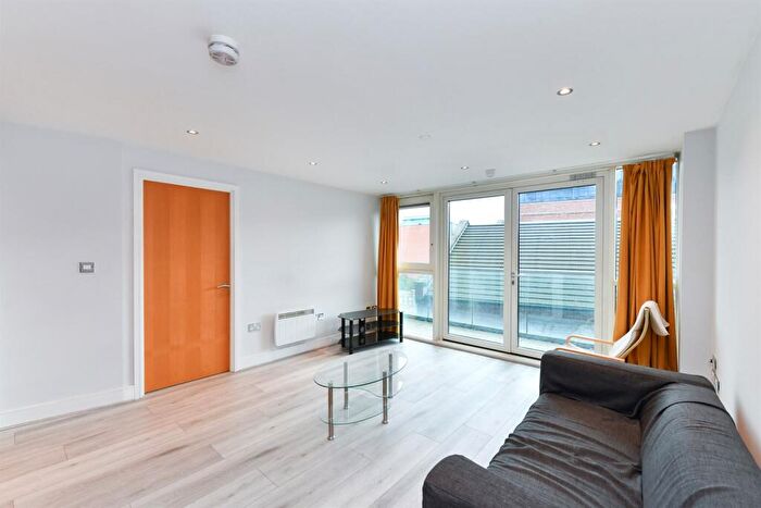 2 Bedroom Apartment To Rent In Litmus Building, NG1