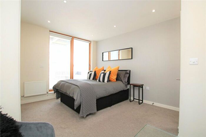 2 Bedroom Apartment To Rent In Halcyon, Chatham Place, Reading, Berkshire, RG1
