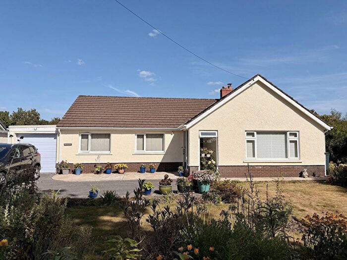 3 Bedroom Detached Bungalow For Sale In Rhydwenlais, Cilycwm, Llandovery, Carmarthenshire., SA20