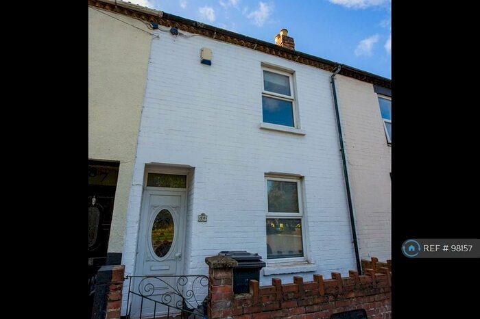 4 Bedroom Terraced House To Rent In Great Western Road, Gloucester, GL1