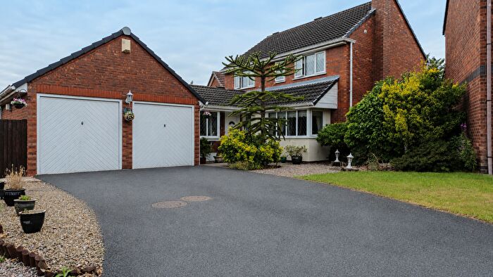 4 Bedroom Detached House For Sale In Parkdale, Astley, M29