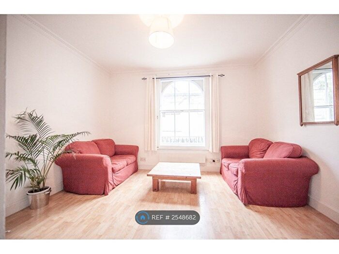 3 Bedroom Flat To Rent In St. Pancras Way, London, NW1