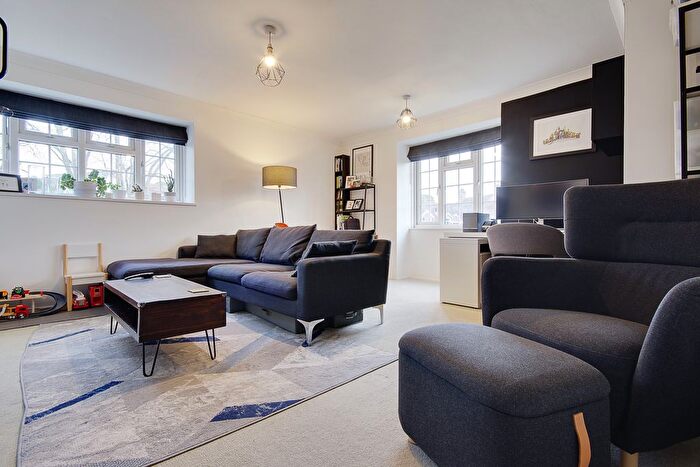 2 Bedroom Flat To Rent In Cavendish Place, Bournemouth, BH1