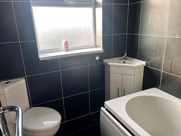3 Bedroom Terraced House For Sale In Willerby Road, Hull, HU5