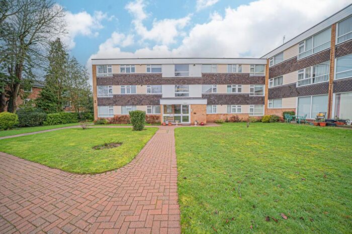 2 Bedroom Apartment For Sale In Hampton Lane, Solihull, B91