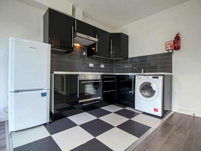 1 Bedroom Apartment To Rent In Apt, St John's Terrace #, LS3