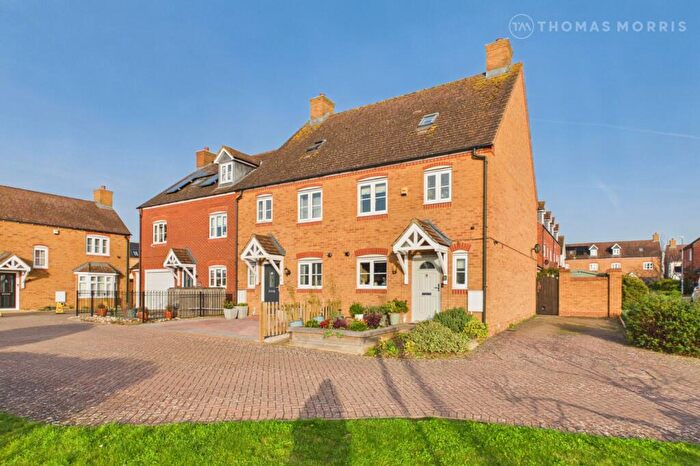 4 Bedroom Semi-Detached House For Sale In Garfield, Langford, Biggleswade, Bedfordshire, SG18