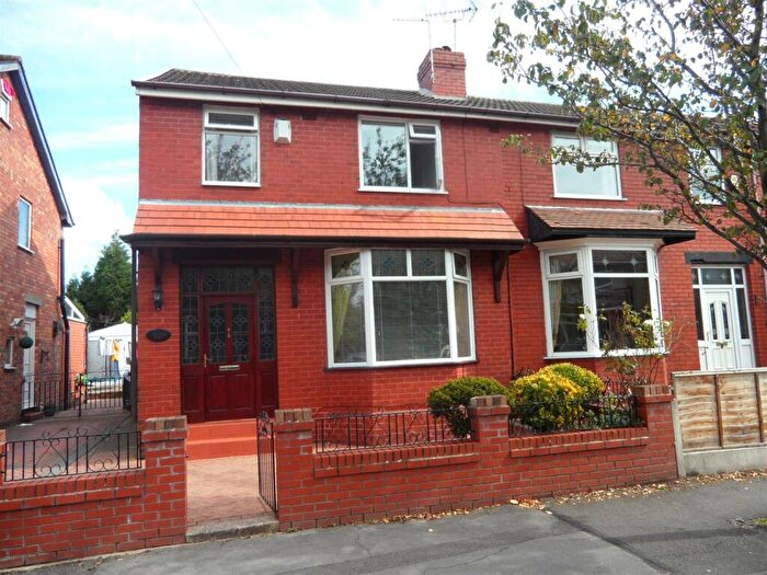 3 Bedroom House To Rent In Linden Grove, Stockport, SK2