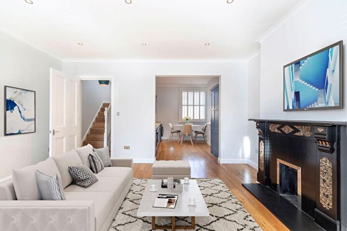 3 Bedroom Property To Rent In Hartland Road, Queens Park, NW6