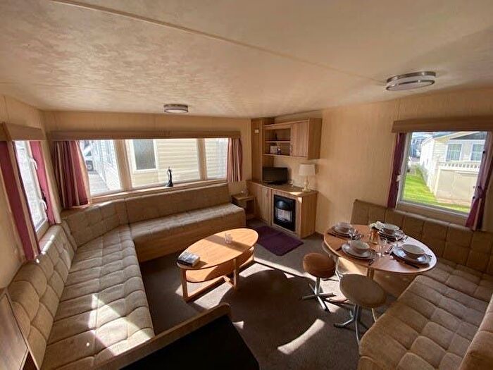 3 Bedroom Mobile/park Home For Sale In Ivyhouse Lane, Hastings, TN35