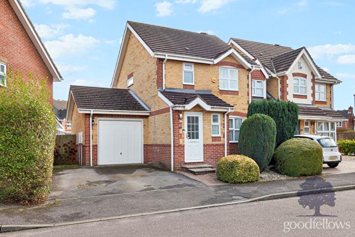 3 Bedroom Link Detached House To Rent In Hadleigh Drive, Sutton, SM2