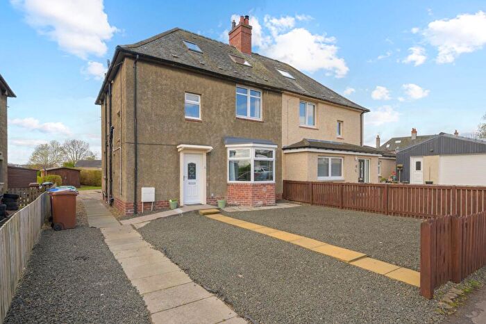 4 Bedroom Semi-Detached House For Sale In Queensferry Road, Rosyth, KY11