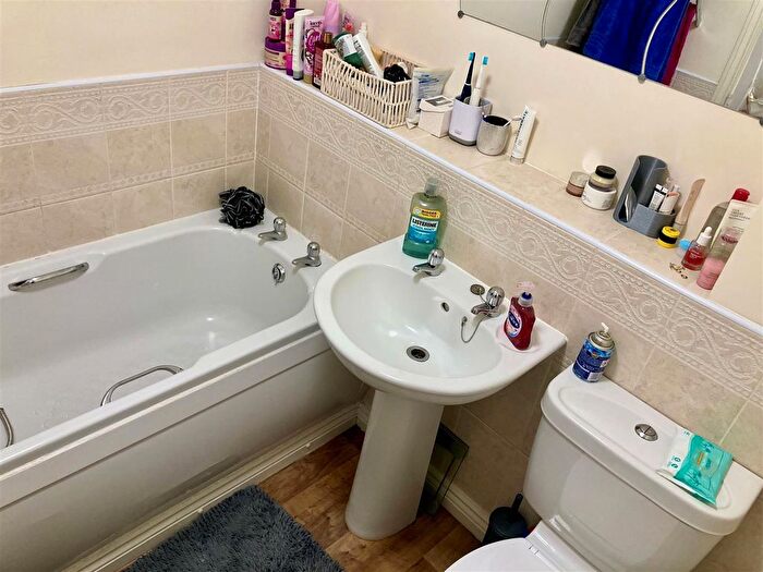 3 Bedroom Semi Detached House To Rent In Black Eagle Court, Burton-On-Trent, DE14