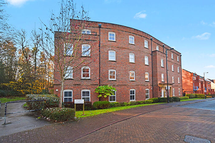 2 Bedroom Flat For Sale In Rockbourne Road, Sherfield On Loddon, RG27