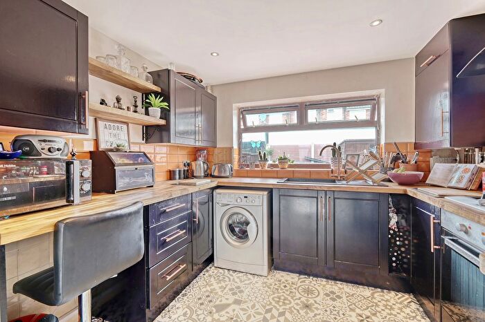 2 Bedroom Terraced House To Rent In Morris Road, Romford, RM3