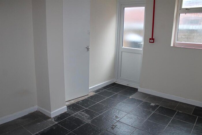 1 Bedroom Terraced House To Rent In Beeches Road, West Bromwich, B70