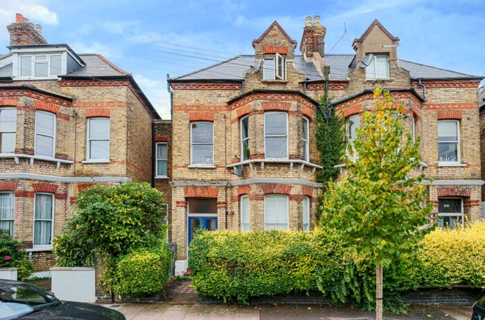 1 Bedroom Flat To Rent In Cromford Road, London, SW18