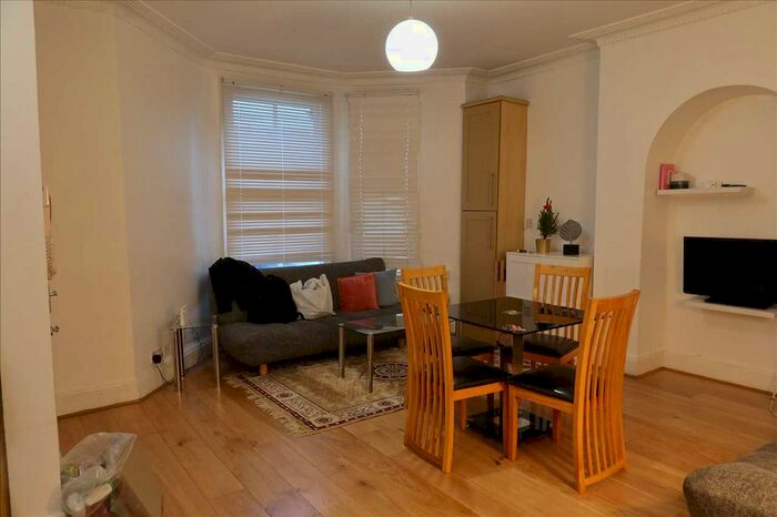 2 Bedroom Flat To Rent In Longridge Road, London, Earls Court, SW5