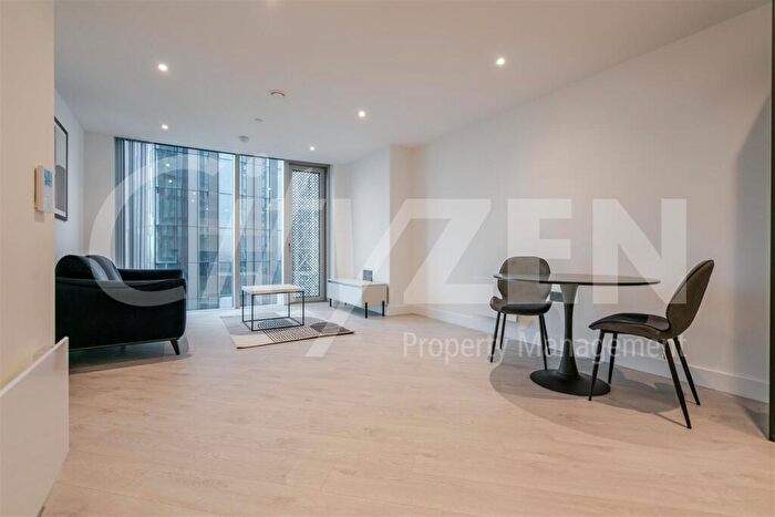 1 Bedroom Flat To Rent In Vista River Gardens, Trinity Way, Manchester, M3