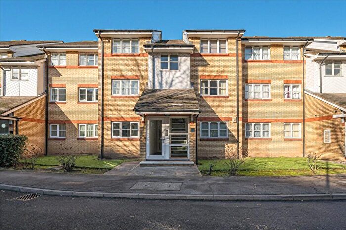1 Bedroom Apartment For Sale In Heddington Grove, Islington, London, N7