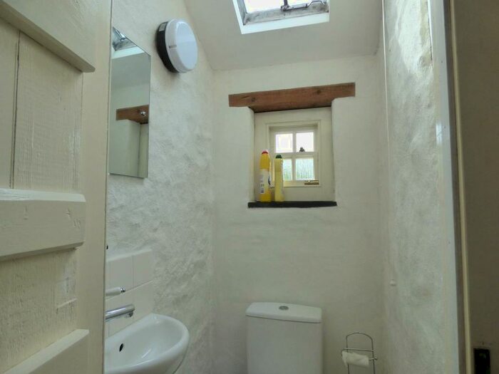 2 Bedroom Cottage To Rent In Llanarth, SA47