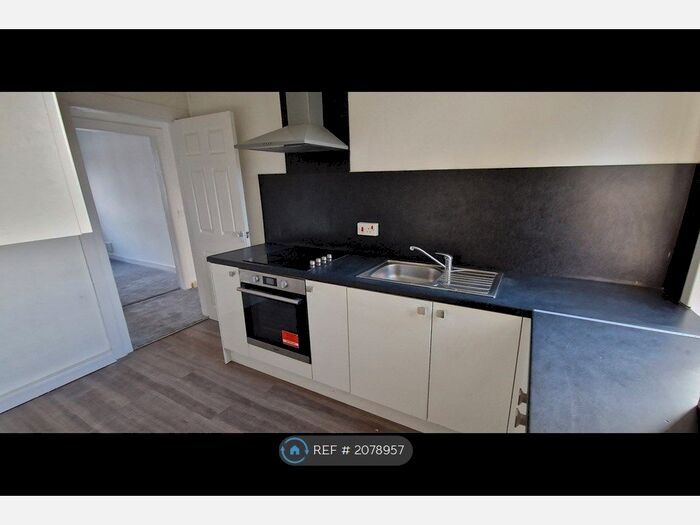 2 Bedroom Flat To Rent In Mckinlay Crescent, Alloa, FK10