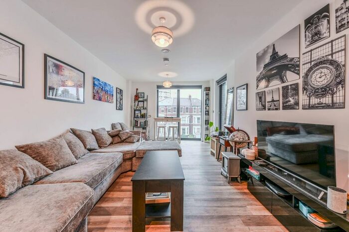 1 Bedroom Flat To Rent In Clapham Road, Clapham, London, SW9