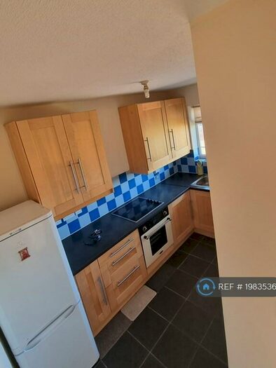 2 Bedroom Flat To Rent In Somerset Avenue, Leicester, LE4