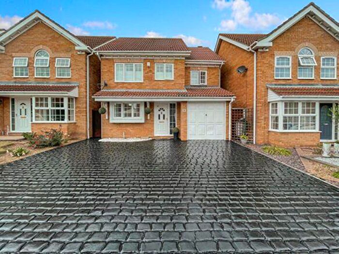 4 Bedroom Detached House For Sale In Advice Avenue, Grays, RM16