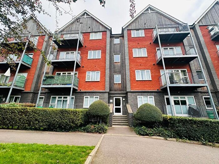 2 Bedroom Flat For Sale In Millward Drive, Bletchley, MK2
