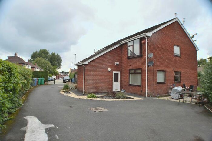 1 Bedroom Flat To Rent In Alexander Lodge, Long Street, Manchester M18